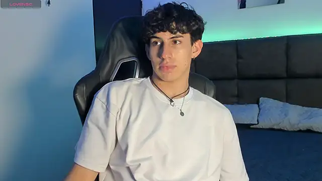 Aaron Spencer13 online show from 10-16-25, 07:04