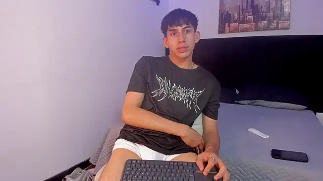 Aaron Spencer13 online show from 10-28-25, 05:26