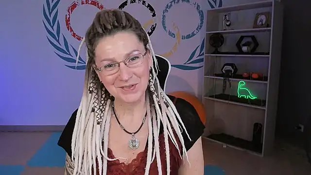 Snapshot of UmaSpace chatting on 12-21-25, 05:14 UmaSpace online show from 12-21-25, 05:14