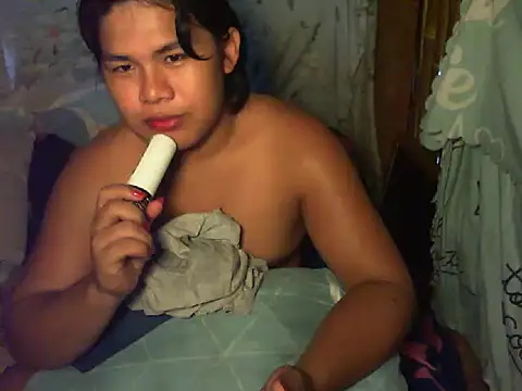 Snapshot of Huntrix2025 chatting on 10-18-25, 05:43 Huntrix2025 online show from 10-18-25, 05:43