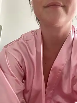 Snapshot of Mia_Winters chatting on 09-13-25, 03:12 Mia Winters online show from 09-13-25, 03:12