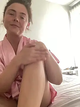 Snapshot of Mia_Winters chatting on 09-27-25, 12:32 Mia Winters online show from 09-27-25, 12:32