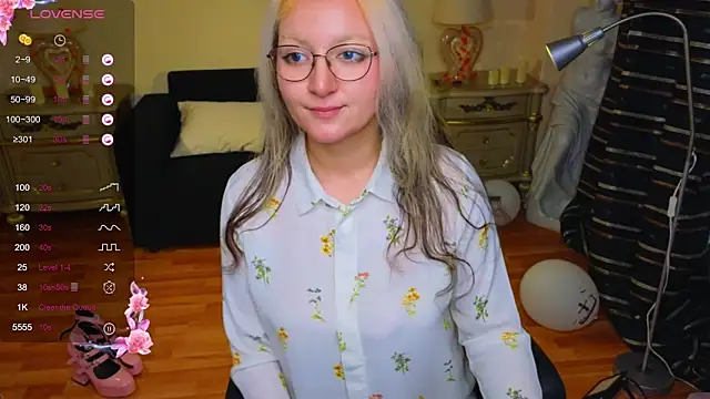 JuicyLullu online show from 11-09-25, 11:30