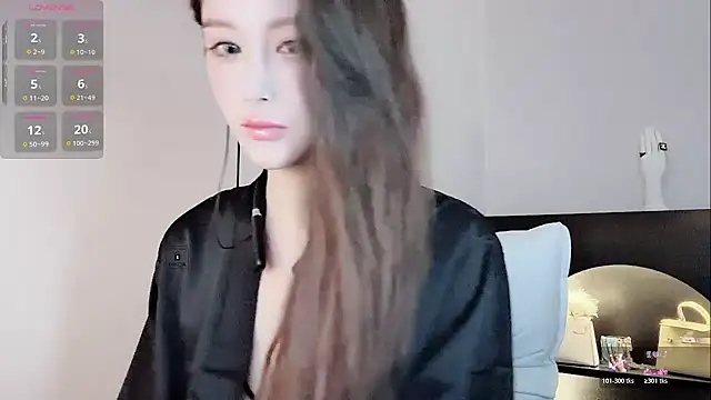 QiaoHui online show from 11-07-25, 08:20