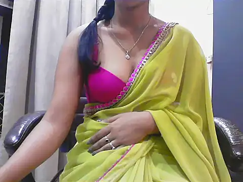 short girl  online show from 10-08-25, 04:37