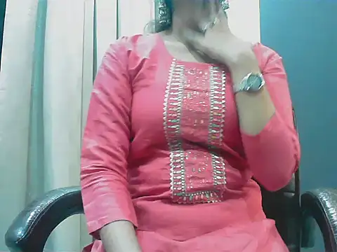 short girl  online show from 10-10-25, 04:39