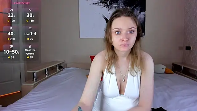 Linda Bryant-Eva online show from 10-31-25, 01:28