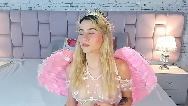 Snapshot of ChloeLaurentt chatting on 10-24-25, 05:26 ChloeLaurentt online show from 10-24-25, 05:26