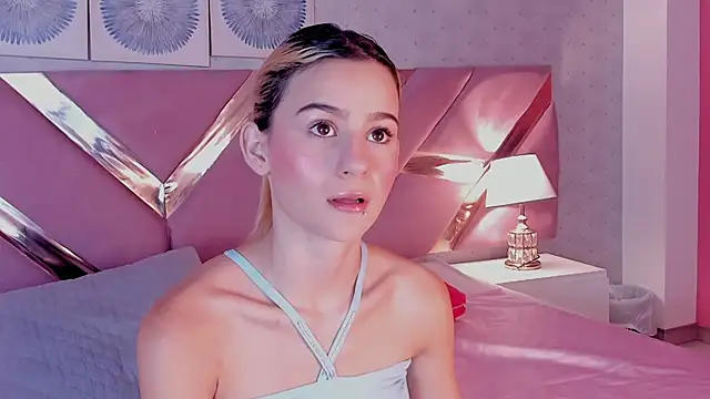 Snapshot of ChloeLaurentt chatting on 11-03-25, 08:32 ChloeLaurentt online show from 11-03-25, 08:32