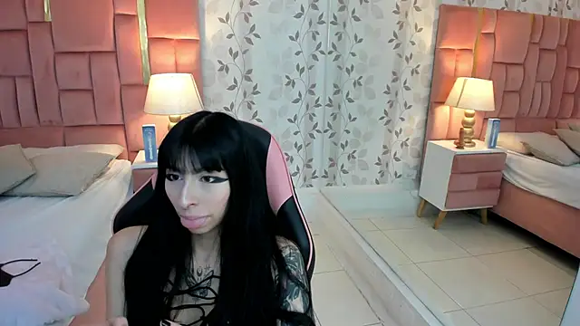 LaylaaDoll online show from 10-01-25, 06:36