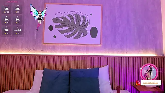 Coco-balenciaga online show from 10-30-25, 11:44