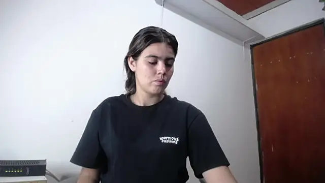 isabel 09 online show from 10-22-25, 03:18