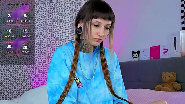 LilithPoison online show from 01-10-26, 06:09