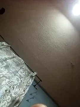 Snapshot of Jarektchurzewski chatting on 12-15-25, 03:05 Jarektchurzewski online show from 12-15-25, 03:05