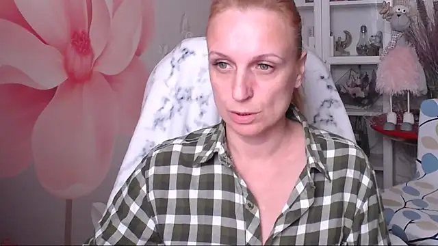 Snapshot of Venus_love1 chatting on 10-20-25, 05:24 Venus love1 online show from 10-20-25, 05:24