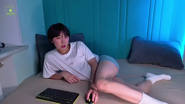 Snapshot of HeejinWang chatting on 11-24-25, 08:19 HeejinWang online show from 11-24-25, 08:19