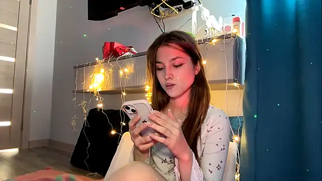 CutieAIice online show from 09-16-25, 01:23