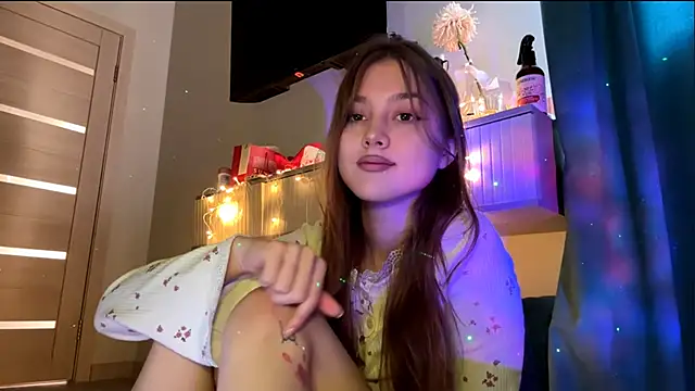 CutieAIice online show from 09-23-25, 01:58