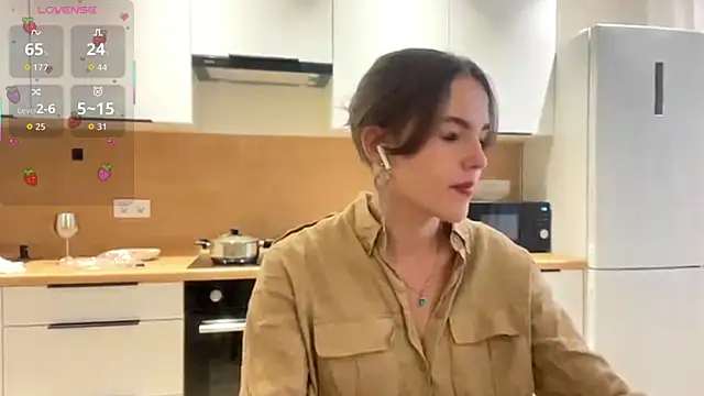 FavorLeila online show from 09-24-25, 01:14