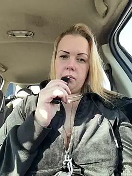 Snapshot of Piccolamonella29 chatting on 02-15-26, 02:03 Piccolamonella29 online show from 02-15-26, 02:03