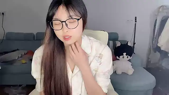 Snapshot of Akong11 chatting on 03-16-26, 05:13 Akong11 online show from 03-16-26, 05:13