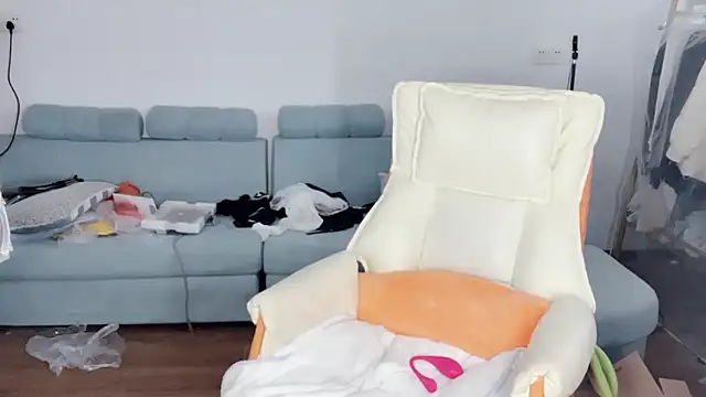 Snapshot of Akong11 chatting on 03-20-26, 05:12 Akong11 online show from 03-20-26, 05:12