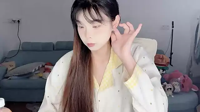 Snapshot of Akong11 chatting on 04-04-26, 07:50 Akong11 online show from 04-04-26, 07:50