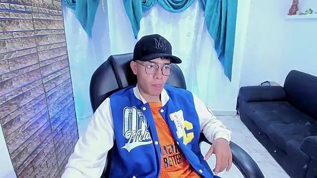Hunteer Boy online show from 09-30-25, 07:52