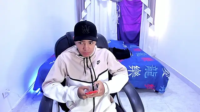 Hunteer Boy online show from 10-18-25, 01:23