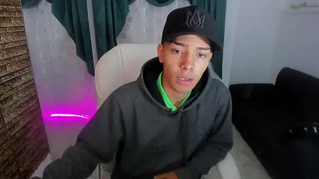 Hunteer Boy online show from 10-20-25, 06:52