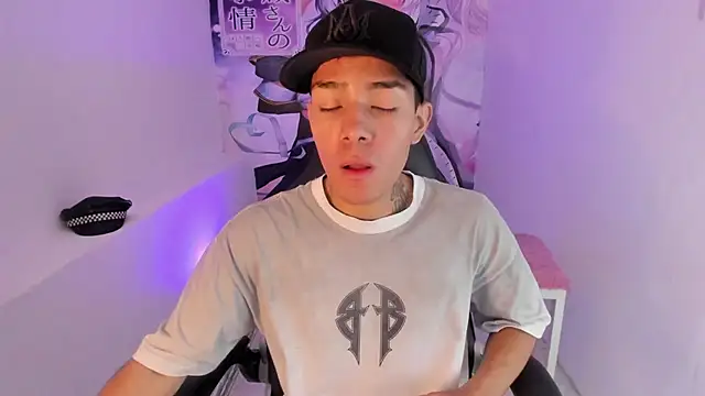 Hunteer Boy online show from 10-31-25, 04:13