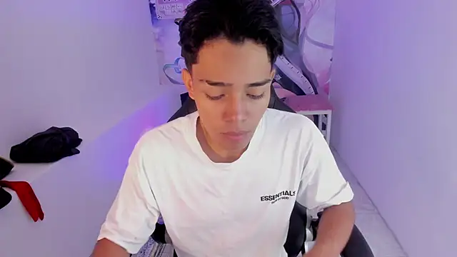 Hunteer Boy online show from 11-07-25, 04:34