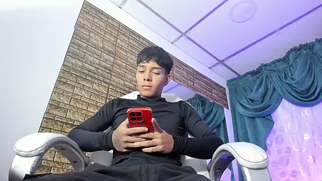 Hunteer Boy online show from 11-21-25, 07:12