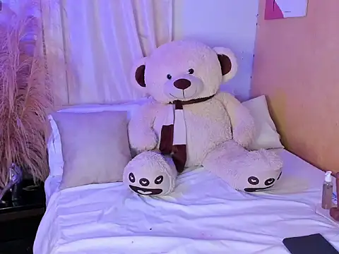 Snapshot of ebonyebony24 chatting on 02-19-26, 01:12 ebonyebony24 online show from 02-19-26, 01:12