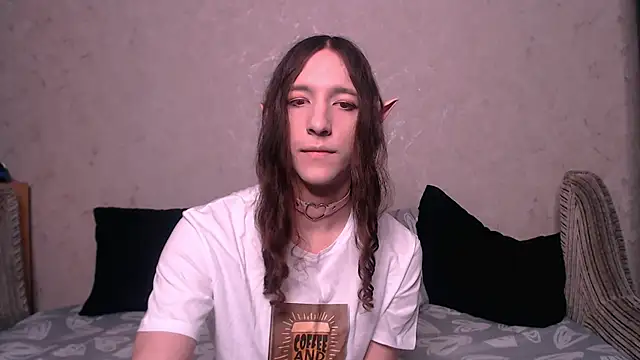 Snapshot of SilverMuse_ chatting on 10-06-25, 10:29 SilverMuse online show from 10-06-25, 10:29