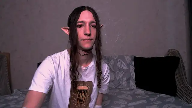 Snapshot of SilverMuse_ chatting on 10-24-25, 06:10 SilverMuse online show from 10-24-25, 06:10