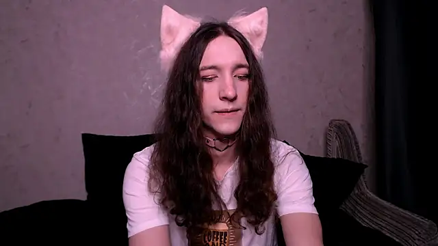 Snapshot of SilverMuse_ chatting on 10-30-25, 11:16 SilverMuse online show from 10-30-25, 11:16