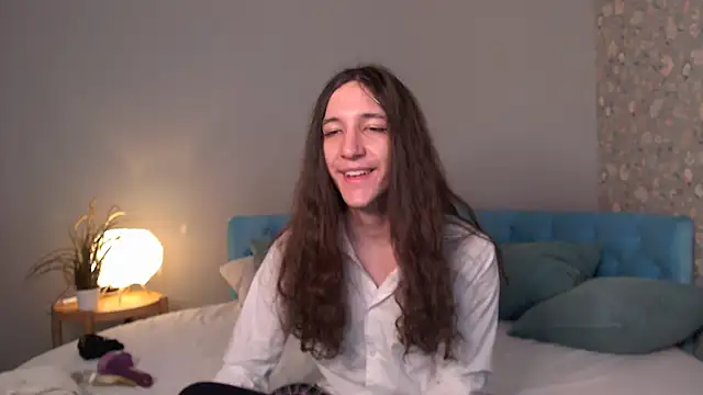 Snapshot of SilverMuse_ chatting on 04-15-26, 11:05 SilverMuse online show from 04-15-26, 11:05