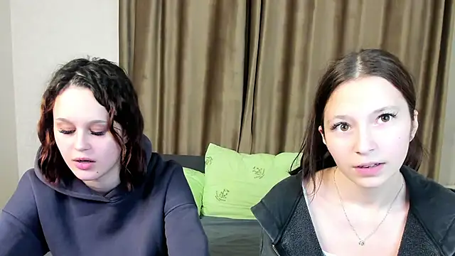 GabrielleLynchard online show from 09-22-25, 07:05