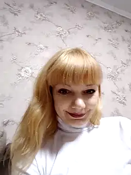 AliceSwan1122 online show from 09-17-25, 07:15