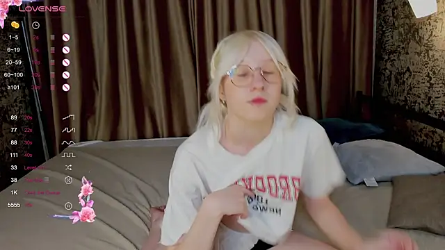 Snapshot of AlettaEve chatting on 09-22-25, 03:14 AlettaEve online show from 09-22-25, 03:14