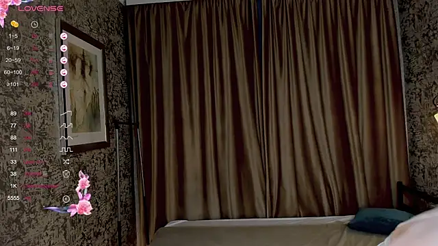 Snapshot of AlettaEve chatting on 09-26-25, 03:05 AlettaEve online show from 09-26-25, 03:05