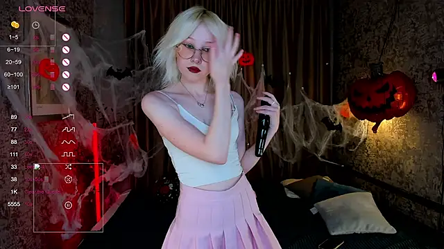 Snapshot of AlettaEve chatting on 10-21-25, 03:13 AlettaEve online show from 10-21-25, 03:13