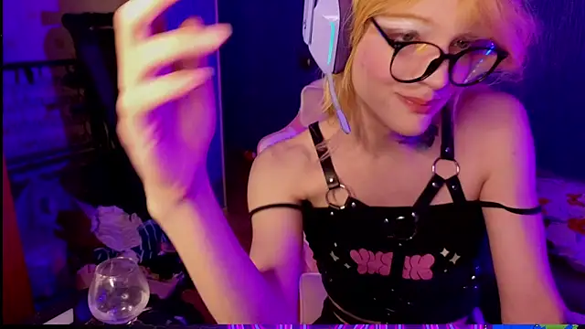 bekvafluttershy online show from 11-22-25, 01:04