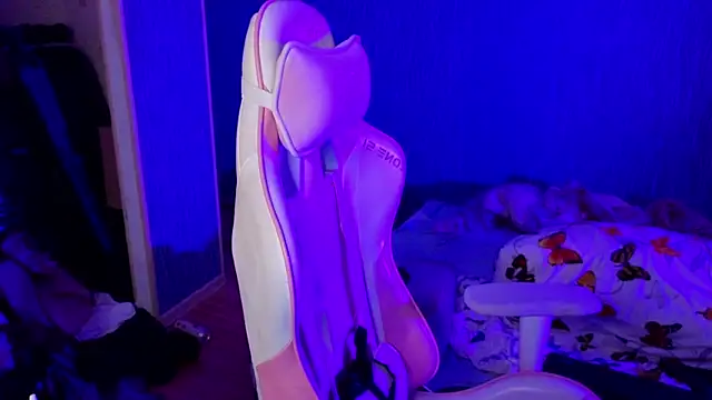 bekvafluttershy online show from 11-26-25, 12:55