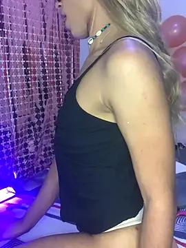 Sweet Tyra Doll online show from 09-30-25, 07:46