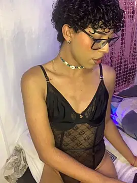 Sweet Tyra Doll online show from 10-04-25, 08:23