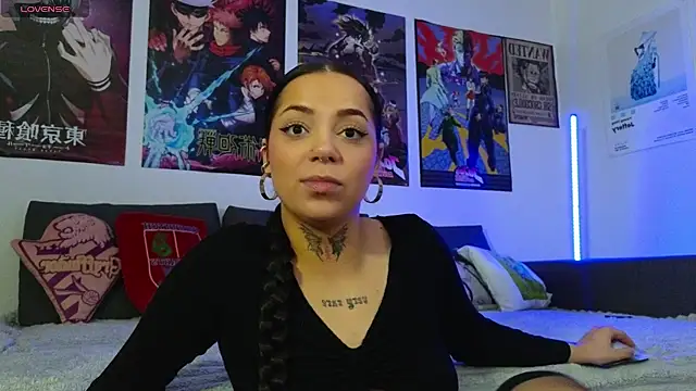 KiraQuinn1 online show from 10-04-25, 03:10