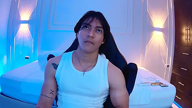 toji luxxer online show from 09-18-25, 01:02