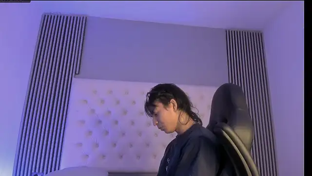 toji luxxer online show from 11-24-25, 02:44